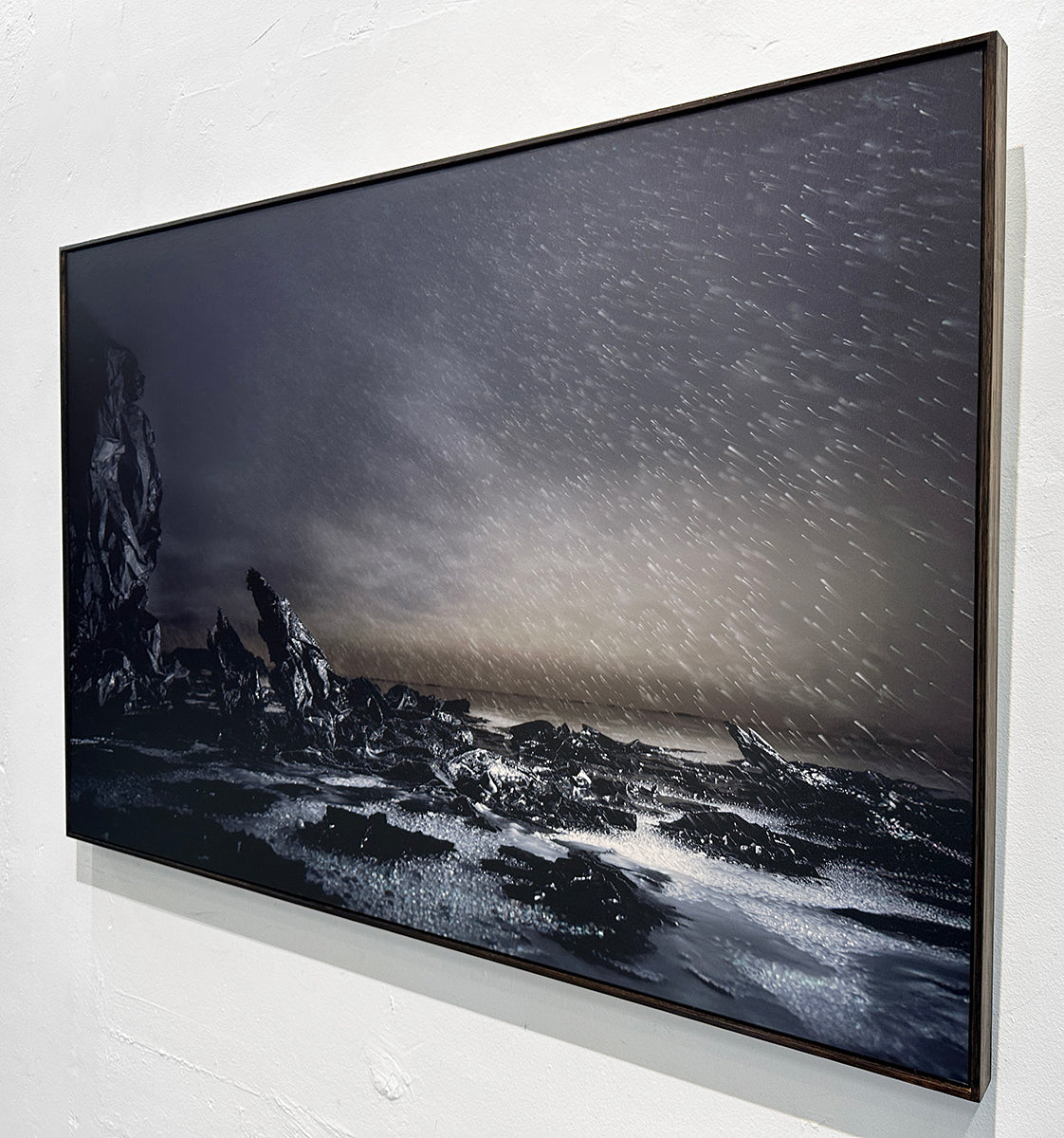 Starry Shorelines. Serenity Under the Night Sky